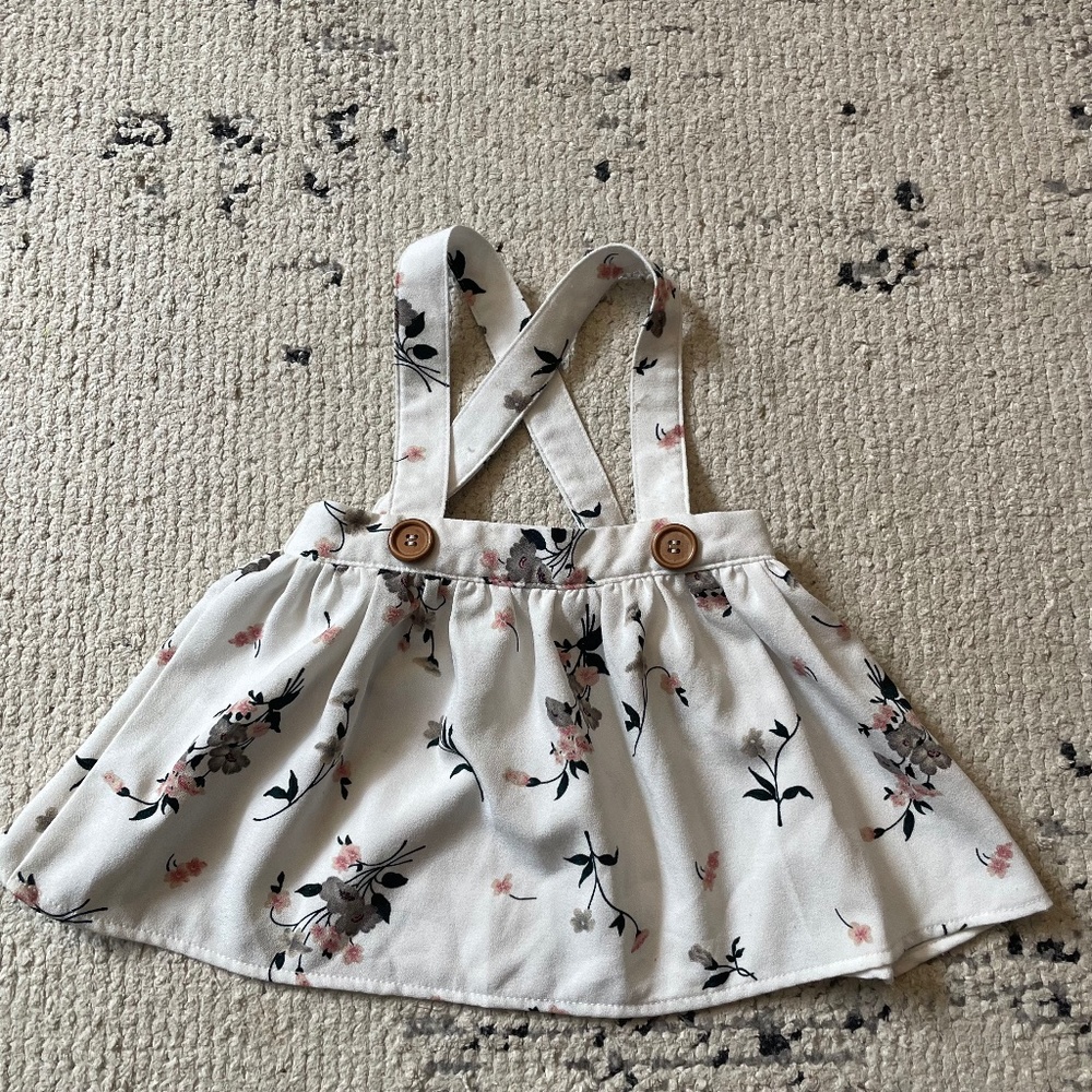 Bailey’s Blossoms Daphne Suspender Skirt size 6-9 months floral white